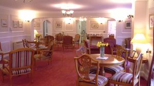 COMMUNAL LOUNGE- click for photo gallery